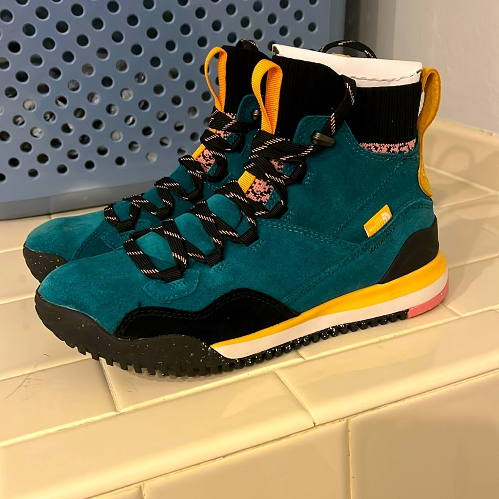 NWT NORTHFACE Back to Berkeley 3 Shaded Spruce Boots